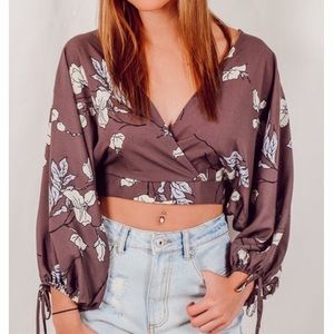 'Trentino' Big Lotus Bubble Sleeve Crop Top